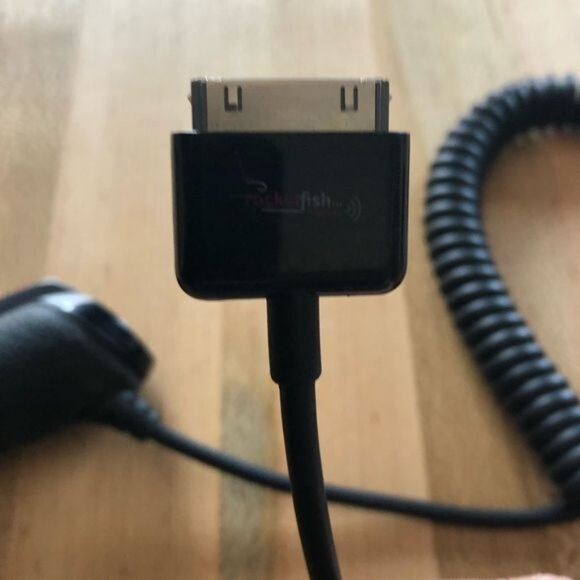 Rocketfish Apple MFi Certified Premium Vehicle Charger - Picture 4 of 5